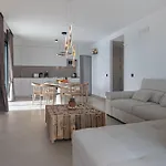Serenity Deluxe - Pool & Terrace Apartament *