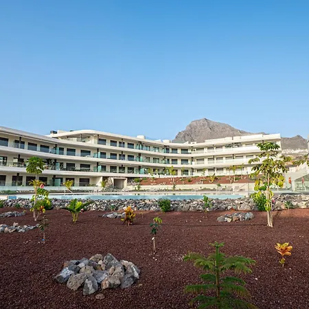 Serenity Deluxe - Pool & Terrace