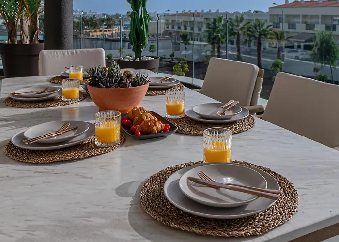 Serenity Deluxe - Pool & Terrace