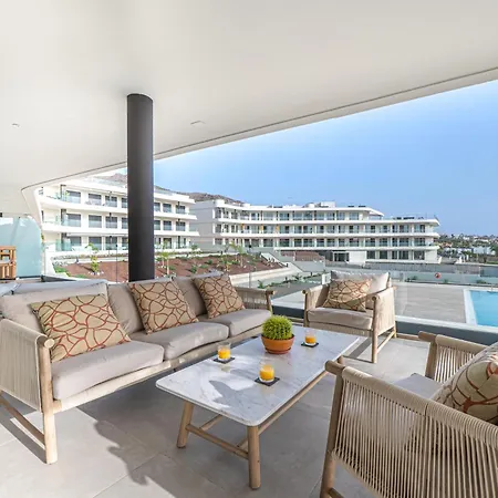 아파트 Serenity Deluxe - Pool & Terrace