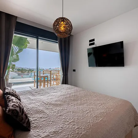 Serenity Deluxe - Pool & Terrace *