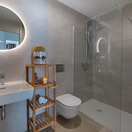 Serenity Deluxe - Pool & Terrace Apartamento