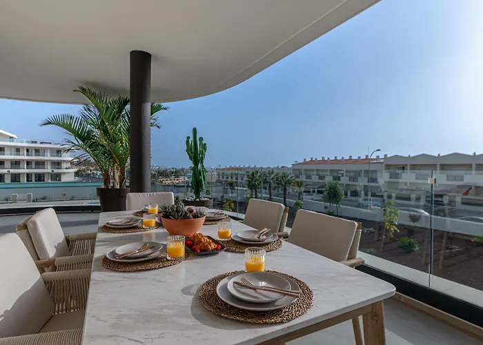 Serenity Deluxe - Pool & Terrace 아파트 *