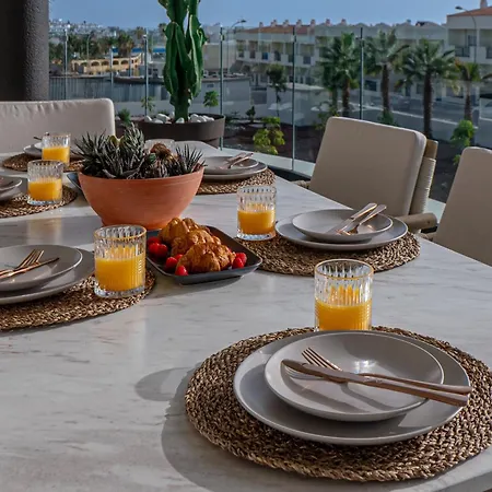 Serenity Deluxe - Pool & Terrace